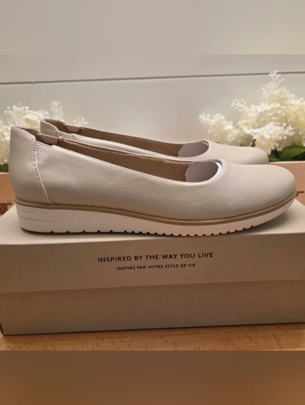 Soul Naturalizer Women's Idea Ballet Flats Porcelain Beige Womens 9.5 NIB